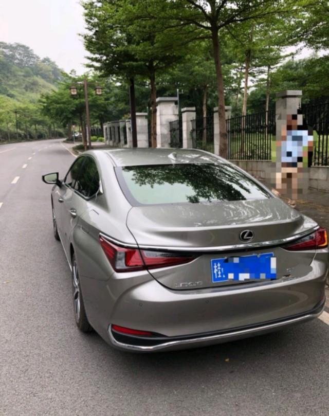 40岁大叔喜提雷克萨斯ES，驾驶质感超BBA，分享2800公里用车感受
