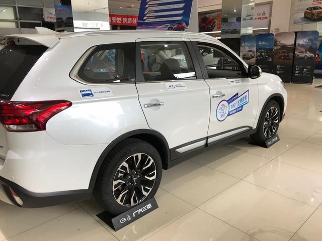 20万就能拥有7座四驱的SUV，这台车真是名副其实的"奶爸神车"
