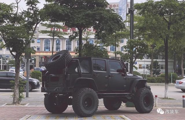 天天都是一低遮百丑？Jeep牧马人告诉你们高有高的魅力