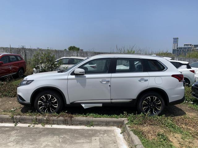 20万就能拥有7座四驱的SUV，这台车真是名副其实的"奶爸神车"
