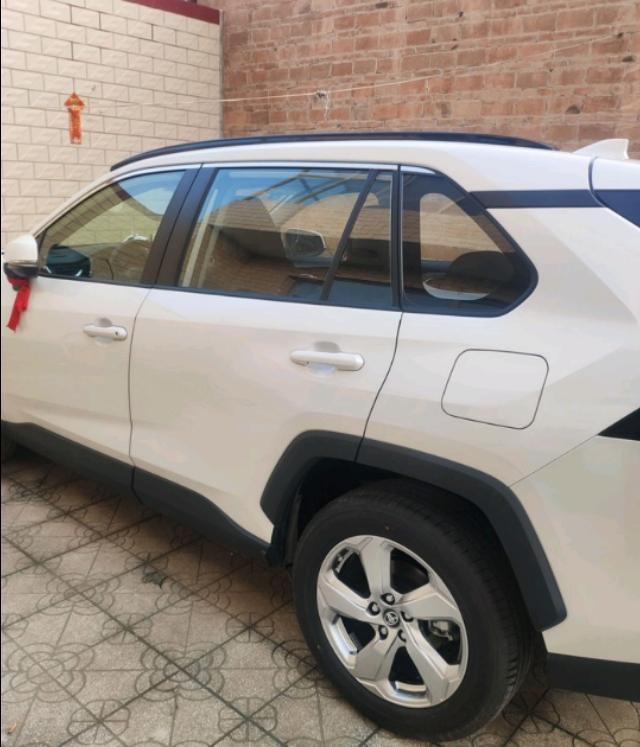 幸福来得太突然，23小伙喜提丰田RAV4，分享3000公里用车感受