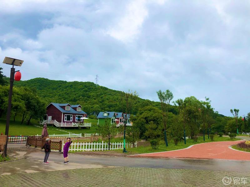 找寻那奋斗的年代，那隐藏在崇山峻岭中的红色。