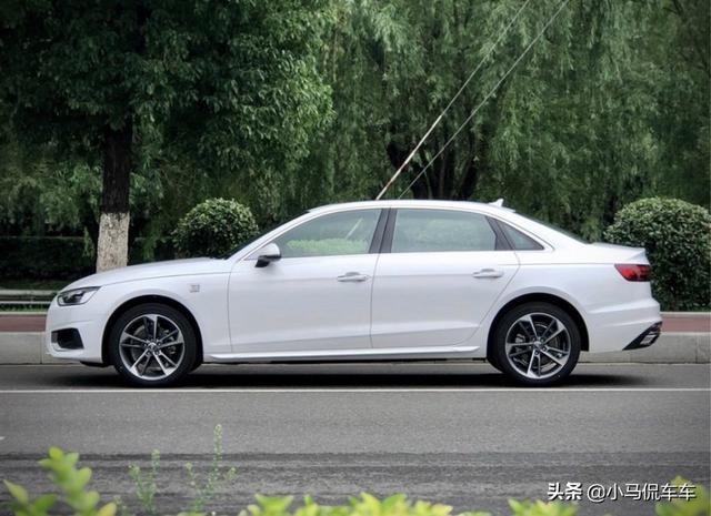 29.2万全款喜提奥迪A4L时尚致雅型，配置提升明显，这价买贵了吗