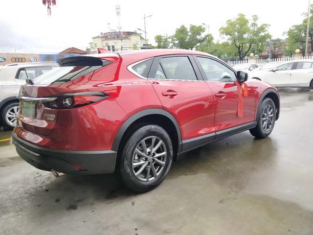 马自达CX-4提车作业，车主：裸车14万入手，2.0L油耗才7.6L