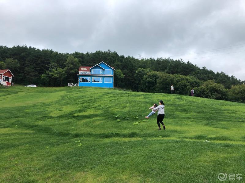 找寻那奋斗的年代，那隐藏在崇山峻岭中的红色。