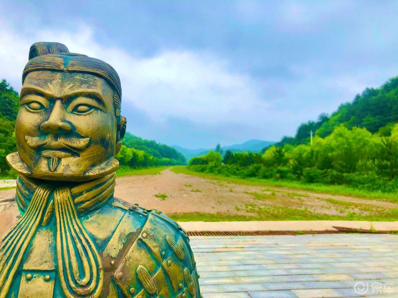 找寻那奋斗的年代，那隐藏在崇山峻岭中的红色。