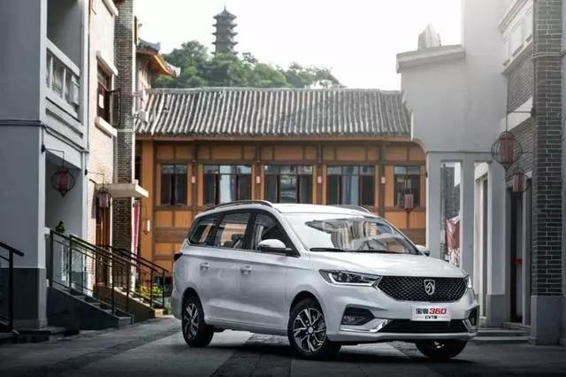 国产六座“变形金刚”，7万包落地，油耗成奇迹