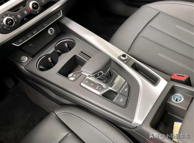 29.2万全款喜提奥迪A4L时尚致雅型，配置提升明显，这价买贵了吗