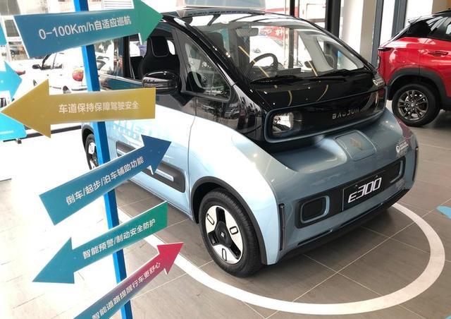 宝马车主的第二辆车，不限行零购置税，外观科幻配4座，9万提回家