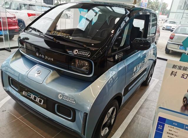 宝马车主的第二辆车，不限行零购置税，外观科幻配4座，9万提回家
