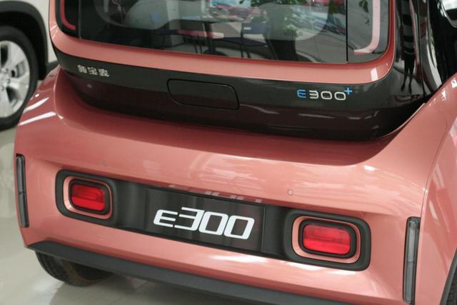 7w提年轻版"宝马Mini"，比Smart更帅，能自动泊车，适合女司机