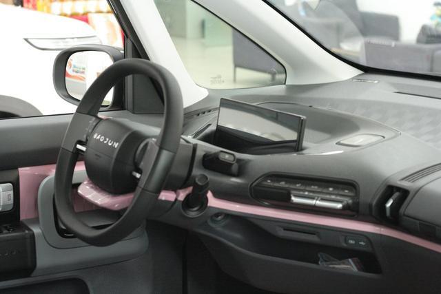 7w提年轻版"宝马Mini"，比Smart更帅，能自动泊车，适合女司机