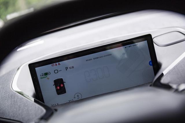 同样是电动车，车主为何不开Model X，而开新宝骏E300