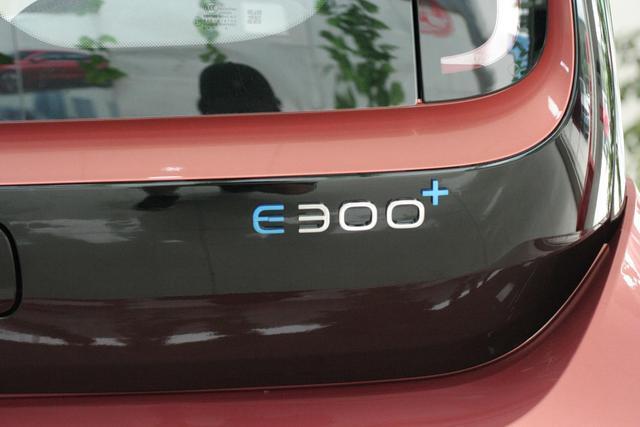 7w提年轻版"宝马Mini"，比Smart更帅，能自动泊车，适合女司机