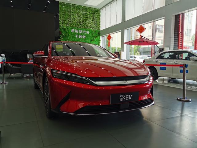 初见比亚迪“汉”