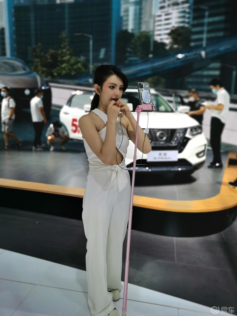 走马观花第十一届西安国际车展----豪车与美女