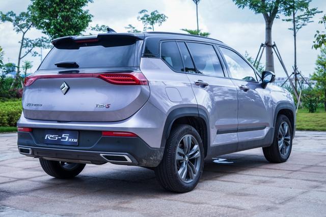 30岁小老板放弃宝马X1，提了台国产SUV，空间大、性能强、配置高