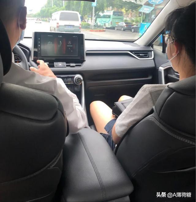 80后人生第一部车，荣放2.0风尚版