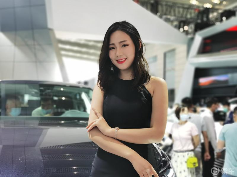 走马观花第十一届西安国际车展----豪车与美女