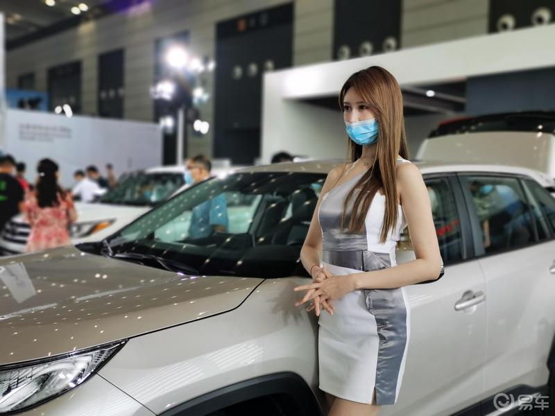 走马观花第十一届西安国际车展----豪车与美女