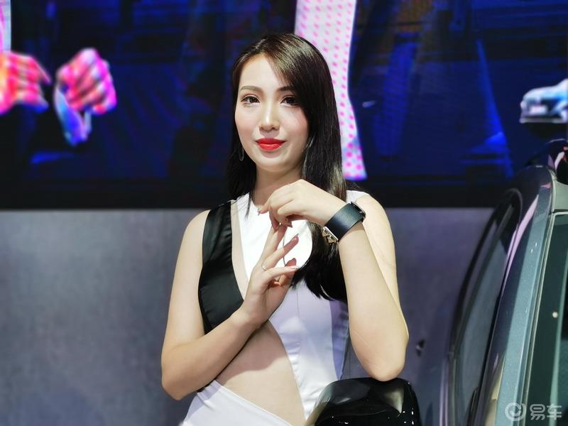 走马观花第十一届西安国际车展----豪车与美女