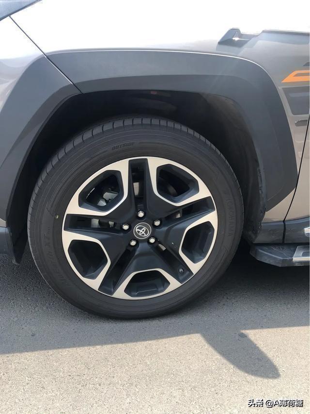 80后人生第一部车，荣放2.0风尚版