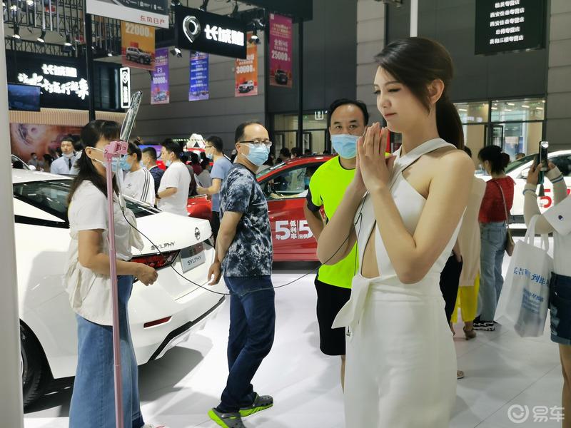 走马观花第十一届西安国际车展----豪车与美女