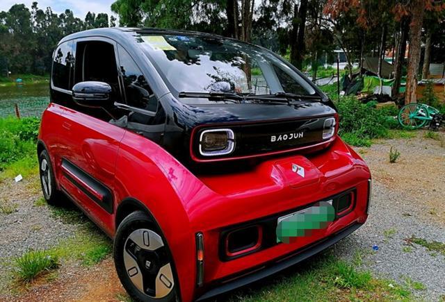 奔驰车主提电动车，比Smart更帅，续航305KM，月薪4k都能买得起