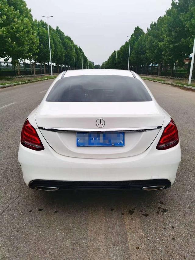 老司机今天说2016年的奔驰C200， 1.5T