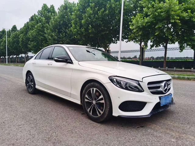 老司机今天说2016年的奔驰C200， 1.5T