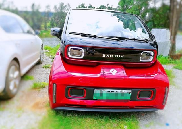 奔驰车主提电动车，比Smart更帅，续航305KM，月薪4k都能买得起