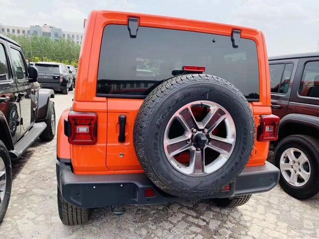 最便宜的四门新款JEEP牧马人，外观精致，内饰豪华，新造型真霸气