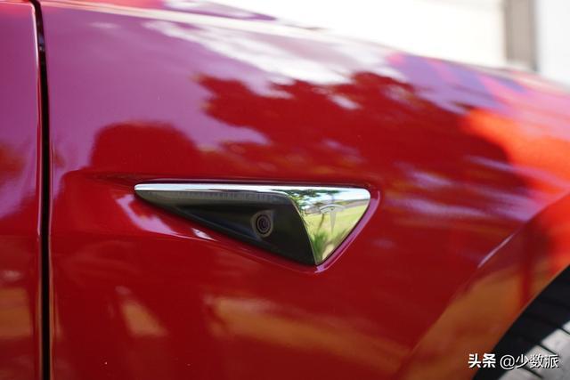 我终于买到了的自己梦想之车：特斯拉 Model 3