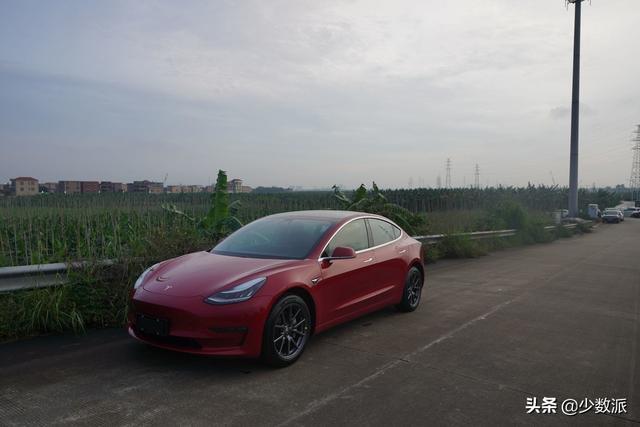 我终于买到了的自己梦想之车：特斯拉 Model 3