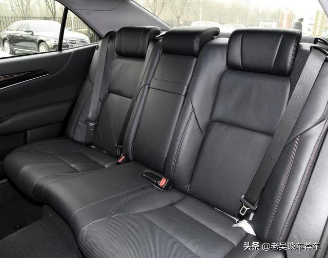 我想买丰田皇冠2.0T运动版，优惠多少？落地价超过27万吗