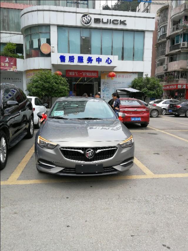 一台君威，一台昂科威，都说不保值、费油，我来说一下使用感受…