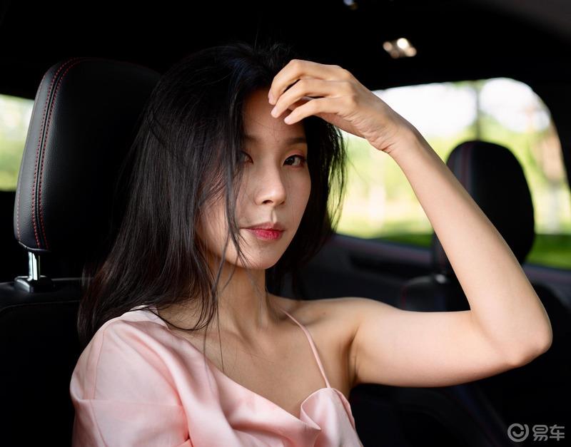 一睹人间盛世颜，小姐姐与福特锐际的午后时光