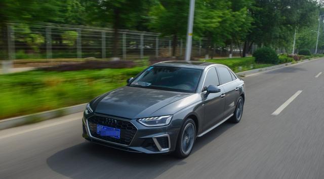 30万提了辆奥迪A4L次低配车型，开了3250公里后，优缺点都在这