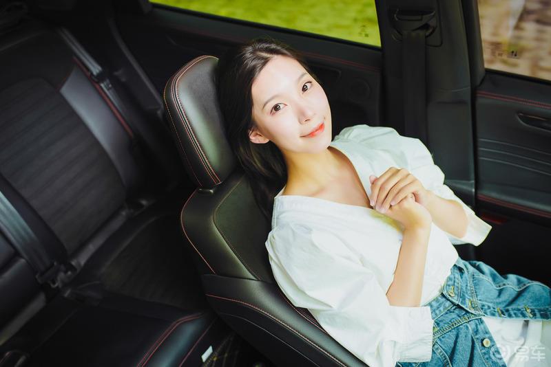 一睹人间盛世颜，小姐姐与福特锐际的午后时光
