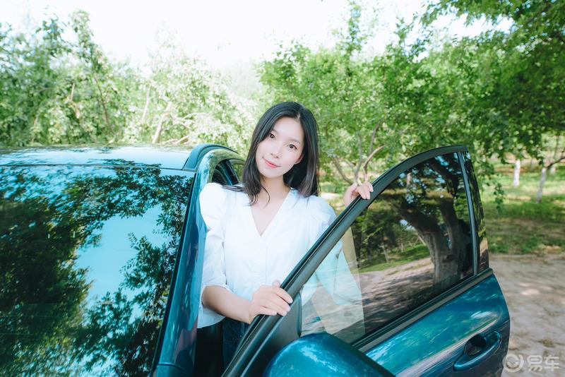 一睹人间盛世颜，小姐姐与福特锐际的午后时光