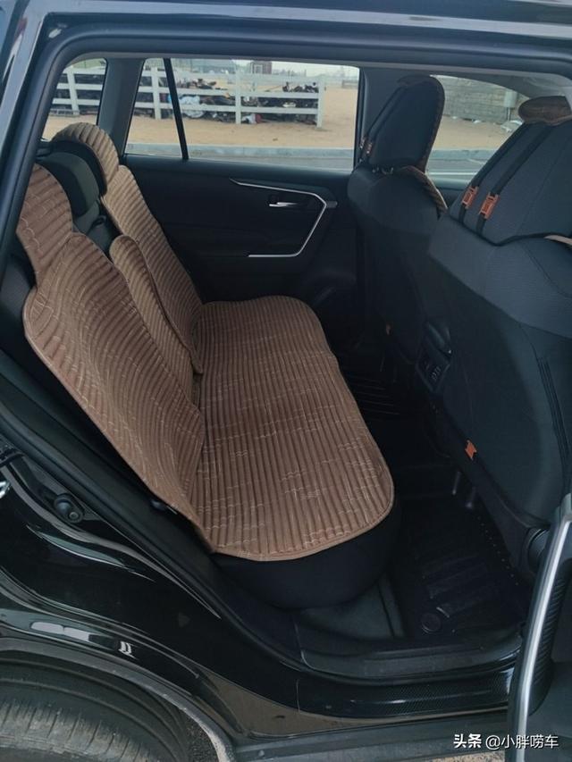 喜提丰田RAV4荣放，外观越改越像汉兰达，这个价格应该没买贵吧？