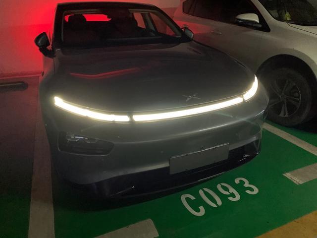 小鹏 P7 提车日记