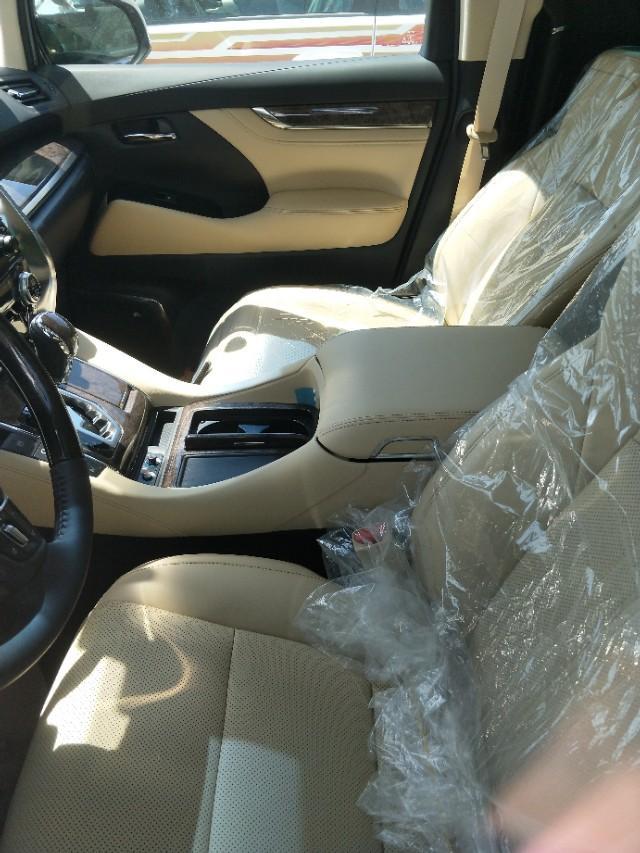 豪华型MPV
