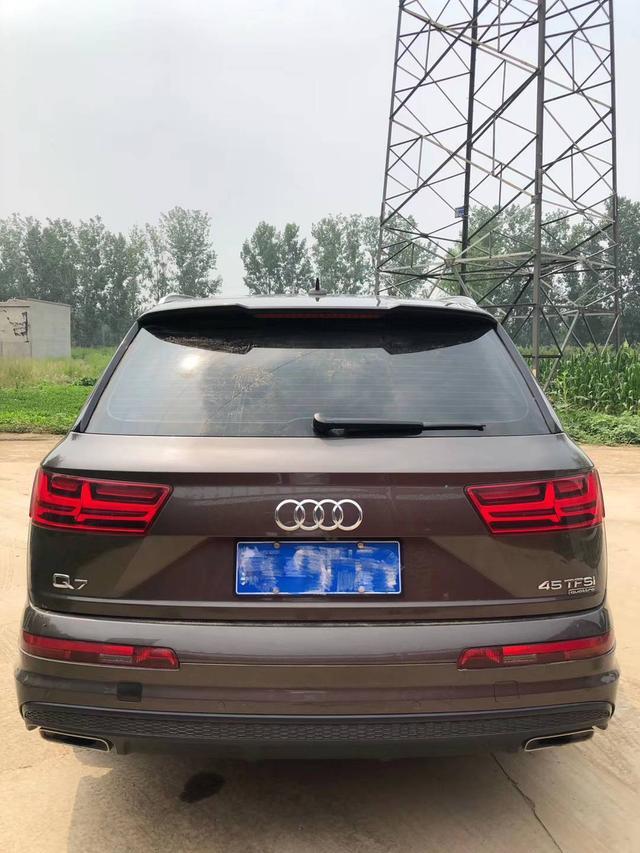 2018年奥迪q7，3.0t七座顶配现在33万入手值不值得？