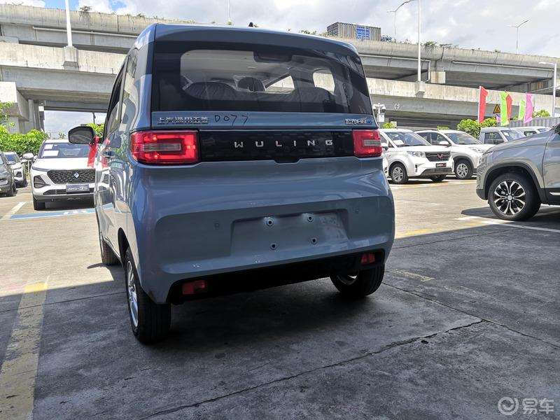 陪兄弟去提宏光MINI