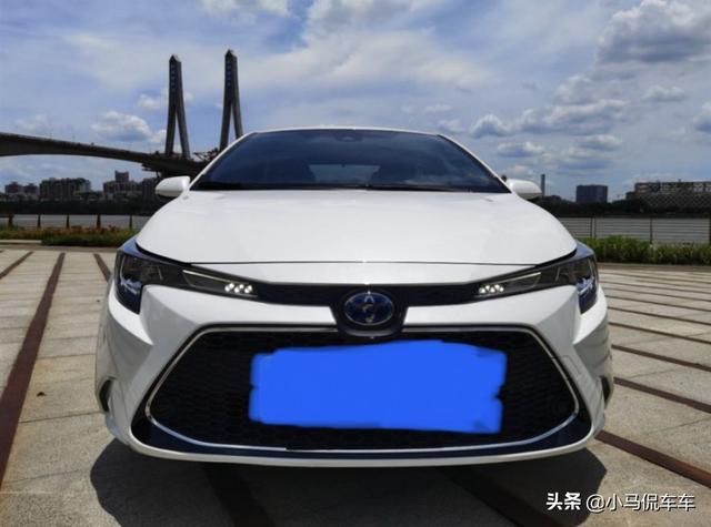 喜提2021款雷凌双擎版，油耗5升，安全配置无敌，这价格不算贵吧