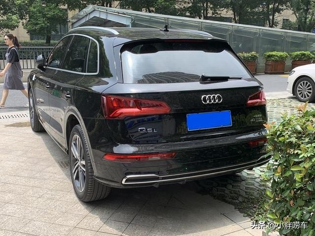 38岁大哥喜提奥迪Q5L，外观内饰升级都很大，这个价格没买贵吧？