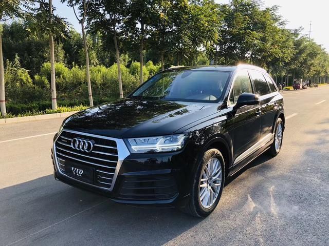 老司机今天说一款省油耐用的车2017年奥迪Q7，45TFSI。3.0T大功率