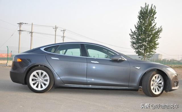 不说优点只说缺点！30万喜提特斯拉Model3，车主不吐不快