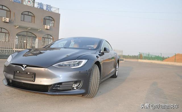 不说优点只说缺点！30万喜提特斯拉Model3，车主不吐不快